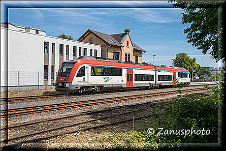 Odenwaldbahn vor neuem Anbau am Bahnhof